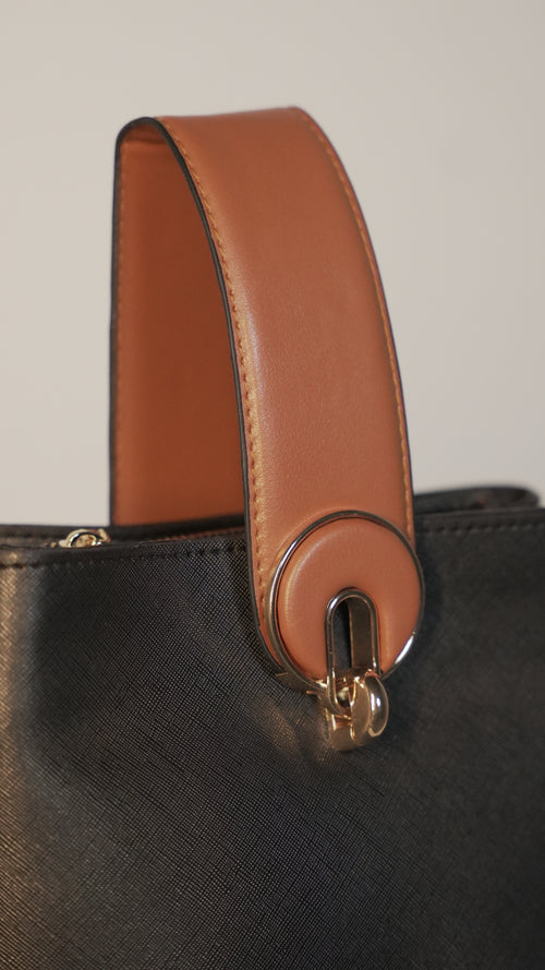 Louvé CÉLINEA- Black