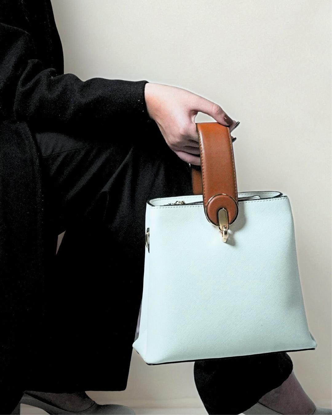 Louvé CÉLINEA- White