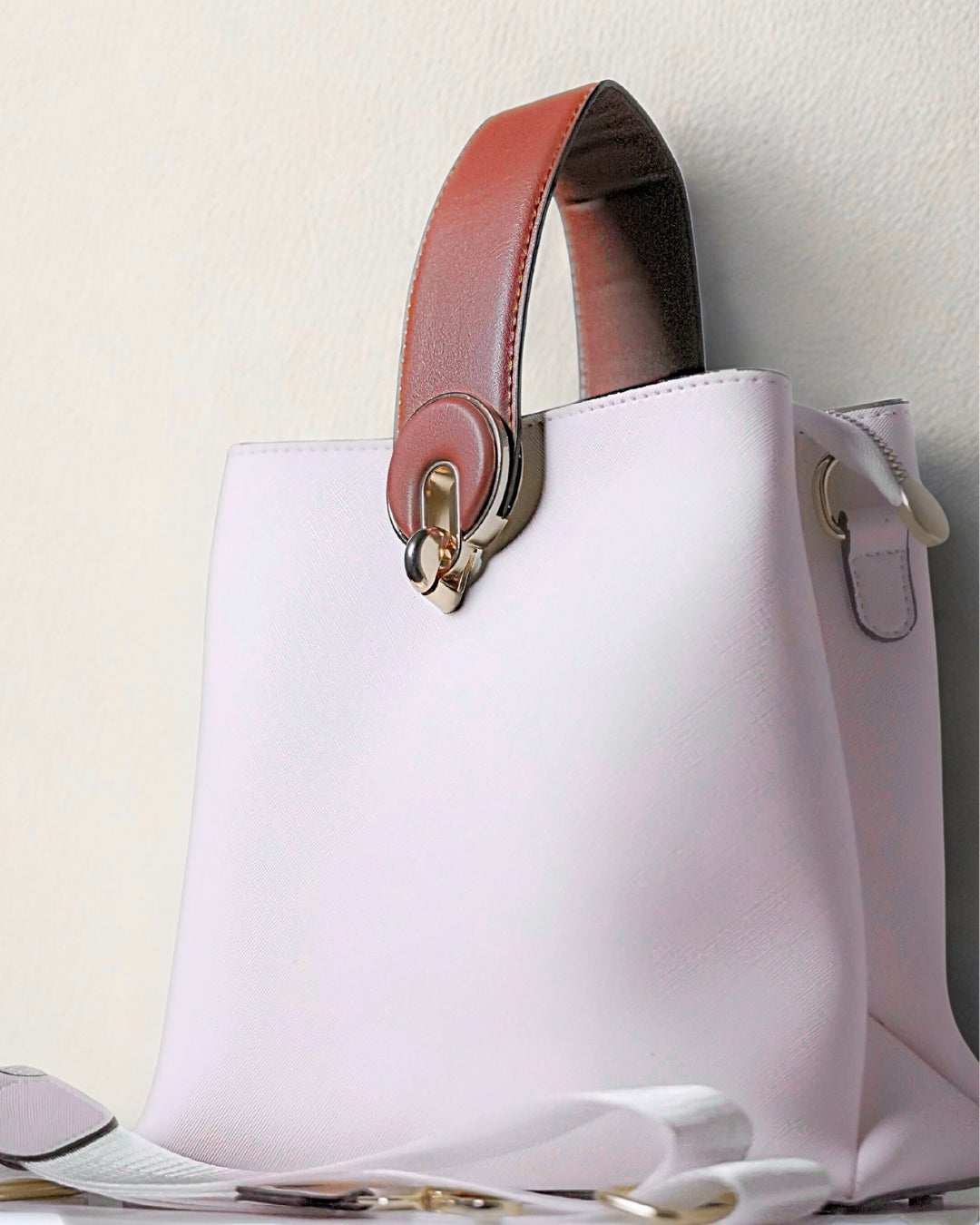 Louvé CÉLINEA- White